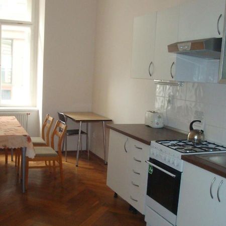 Gallery Hostel Prague Exterior photo