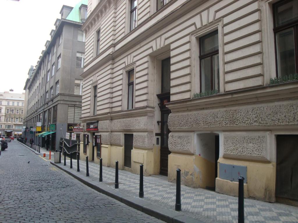 Gallery Hostel Prague Exterior photo