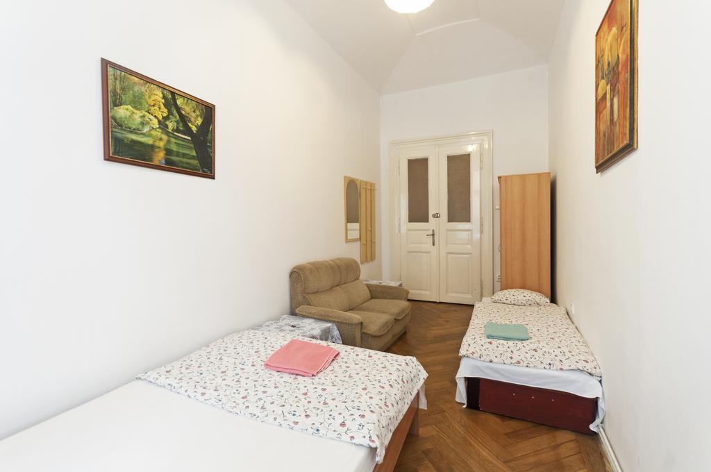 Gallery Hostel Prague Exterior photo